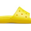 Chaussons de sport antidérapants Crocs Cozy unisexes jaunes 206121-7C1