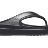 Chaussons noirs à semelle épaisse Crocs (femmes) 206919-001