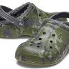 Chaussons unisexes Crocs Baya doublés, imprimés camouflage, doublure polaire, 205975-97G