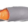 Chaussures à enfiler Crocs Santa Cruz « Gris » 10128-01W