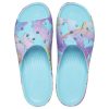Claquettes Crocs Classic à plateforme et imprimé palmier (femmes) « Bleu multicolore » 208607-4NQ