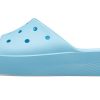 Claquettes à plateforme classiques Crocs (femmes) « Arctic » 208180-411
