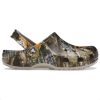 Crocs Classic Clog x thisisneverthat x Realtree Clogs « Edge Camo Walnut » 207631-267
