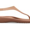 Crocs (Femme) Serena Flip « Marron » 205468-860
