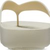 Crocs (Femme) Splash Flip « Bone » 208218-2Y2