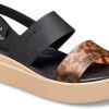 Crocs (Femmes) Brooklyn Tort Low Wedge « Noir Marron » 207864-0C4