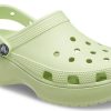 Crocs (femmes) Classic Platform Clog « Celery » 206750-335