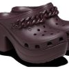 Crocs (femmes) Sabot à chaîne Siren « Cerise foncée » 209018-6WD
