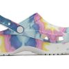 Crocs (WMNS) Sabots classiques nuages Tie Dye Impression Sandales de sport légères et confortables Rose Bleu 207151-94S Crocs (WMNS) Sabots classiques nuages Tie Dye Impression Sandales de sport légères et confortables Rose Bleu 207151-94S