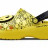 Crocs (WMNS) X Smiley Classic Clog Sandales à semelle épaisse avec visage souriant et nuages  Jaune Noir 207233-90H