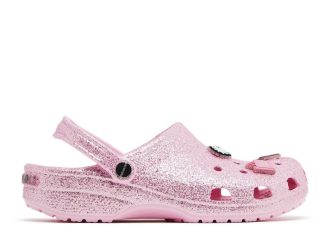 Mean Girls x Classic Clog « Le mercredi, on porte du rose »
