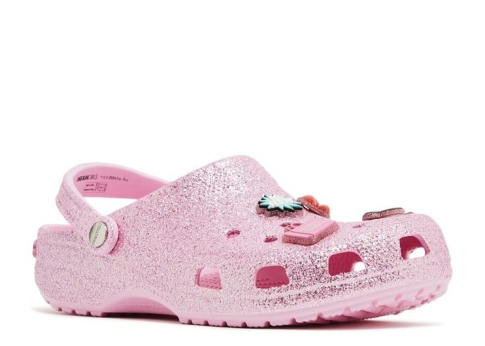 Mean Girls x Classic Clog « Le mercredi, on porte du rose »