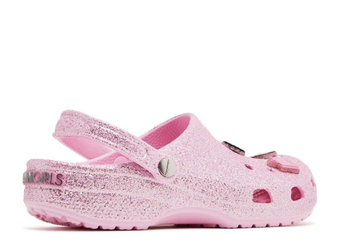 Mean Girls x Classic Clog « Le mercredi, on porte du rose »