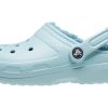 Sabot doublé classique Crocs (femmes) « Bleu ciel » 203591-4SS