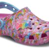Sabots classiques Crocs (GS) x Lisa Frank « Rose Bleu » 208826