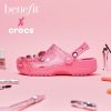 Sabots classiques Crocs x Benefit « Rose » 207550-669