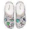 Sabots classiques Crocs x Steven Harrington « Quickstrike – Blanc et noir » 208145-103