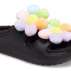 Sabots Crocs Classic Cozy Daisy (femmes) « Noir Multi » 209240-001
