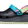 Sabots Crocs Classic Hiker « Noir, bleu, jaune » 206772-0C4