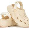 Sabots Crocs Classic Hiker Xscape « Vanille » 208365-108