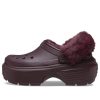 Sabots doublés Crocs (femmes) Stomp « Cerise foncée » 208546-6WD