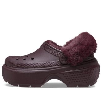 Sabots doublés Crocs (femmes) Stomp « Cerise foncée » 208546-6WD