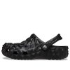 Sabots géométriques classiques Crocs « Noir » 209563-001