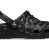 Sabots géométriques classiques Crocs « Noir » 209563-001