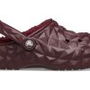 Sabots géométriques doublés Crocs « Dark Cherry » 210069-6WD