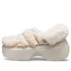 Sabots matelassés Crocs Stomp (femmes) « Stucco » 208938-160