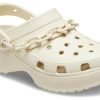 Sabots à plateforme et chaîne Crocs (femmes) classiques « Bone » 209022-2Y2