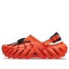 Sabots réfléchissants Crocs Echo « Orange Noir » 210004-84J