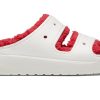 Sandale pull Crocs Classic Cozzzy Holiday (femmes) « Blanc rouge » 209227-90H