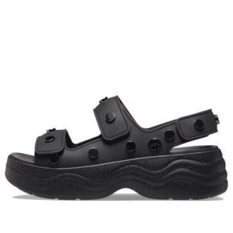 Sandales cloutées Crocs Skyline (femmes) « Noir » 209025-001