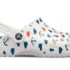 Sandales Crocs Classic Clog à imprimé blanc et bleu 206053-94S
