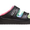 Sandales Crocs Classic Cozzzy Spray Dye « Noir Multi » 208046-0C4