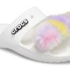 Sandales Crocs Classic Fur Sure à 2 brides « Blanc » 207405-100