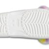 Sandales Crocs Classic Fur Sure à 2 brides « Blanc » 207405-100