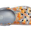 Sandales Crocs Crocband imprimées, noir/orange/camouflage, « Black Orange » 205834-02Q