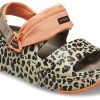 Sandales Crocs Hiker Xscape Animal (femmes) « Kaki Leopard » 208611-2BY