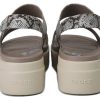 Sandales décontractées à semelle épaisse Crocs (femmes) Brooklyn, grises, 206453-93T Sandales décontractées à semelle épaisse Crocs (femmes) Brooklyn, grises, 206453-93T