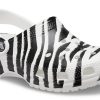 Sandales de plage Crocs Classic Clog à imprimé animal, noir et blanc, 206676-1DE