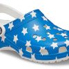 Sandales légères et confortables Crocs (femmes) USA à imprimé motif bleu rouge 205974-94S