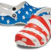 Sandales légères et confortables Crocs (femmes) USA à imprimé motif bleu rouge 205974-94S