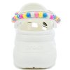 Sandales multicolores Crocs (femmes) Nana avec Room1042 x Crocs CAT Sports 208178-90H