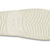 Sandales plates Crocs Classic unisexes beiges 206121-2Y2