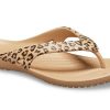 Tongs Crocs Kadee II à imprimé léopard (femmes) Marron 206398-98R