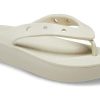 Tongs à plateforme classiques Crocs (femmes) (beige) 207714-2Y2